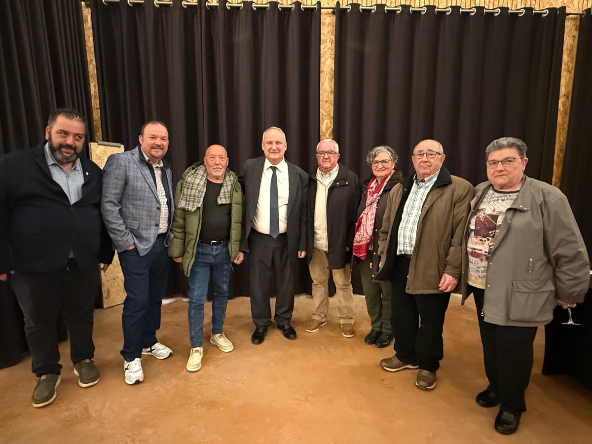 PSClaGarriga's tweet photo. El Ministre Jordi Hereu, va visitar #laGarriga durant la #FiraDeLaBotifarra . 

Volem agraïr aquesta visita i conèixer de primera mà la importància de la gastronomia local i del modernisme d’estiueig. 

#laGarrigaQueEstimes/❤️ https://t.co/nnv4C9IPWz