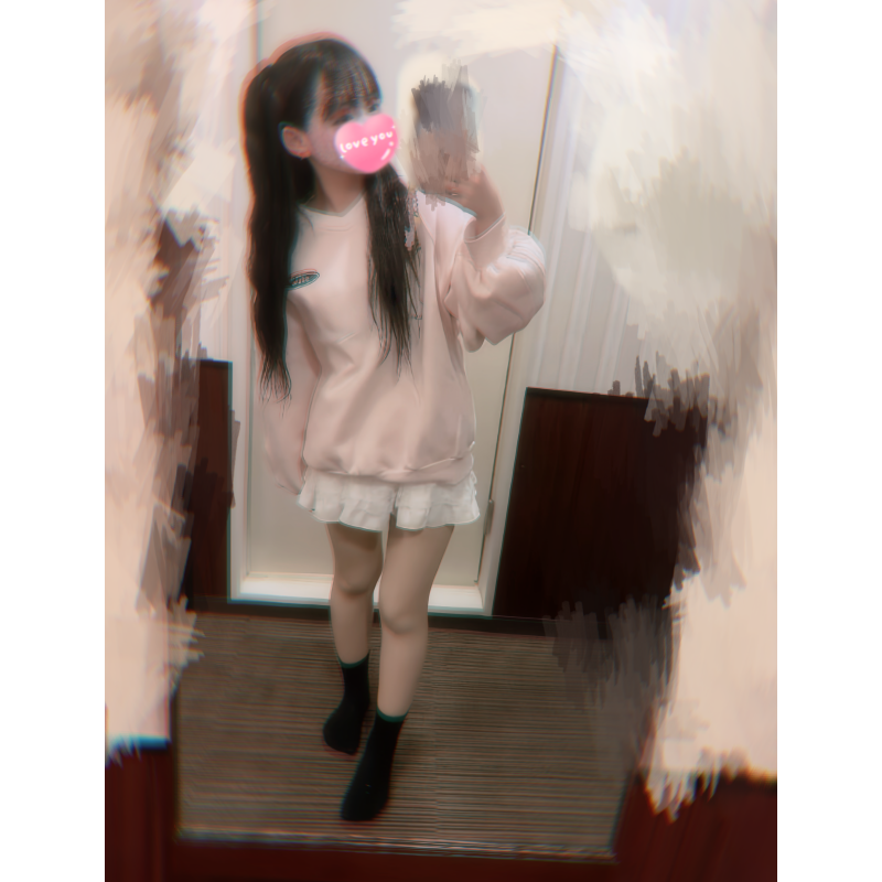 min1556656's tweet photo. 有人抱得動我嗎？ 
好想試看看火車便當啊~ 
哈哈哈🥵
#身高148 https://t.co/yWrBiLvczC