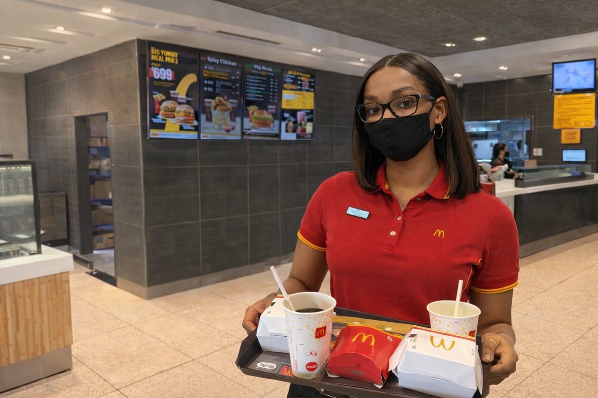 Stephanie tweet media