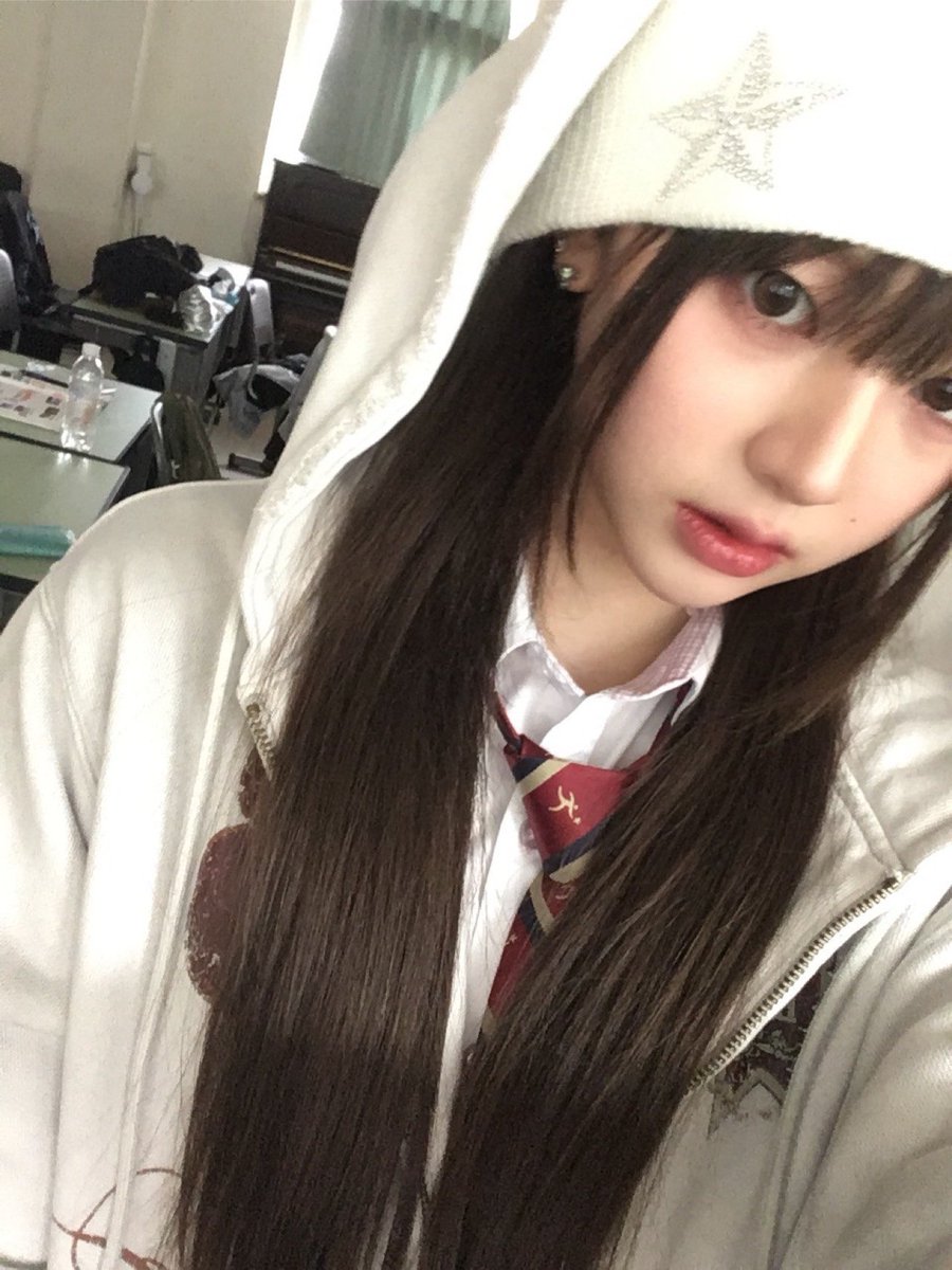 tripleSObjekts's tweet photo. 260306 | Yeonji Room update 

Last Hanlim First Day https://t.co/IrDxMql8YJ