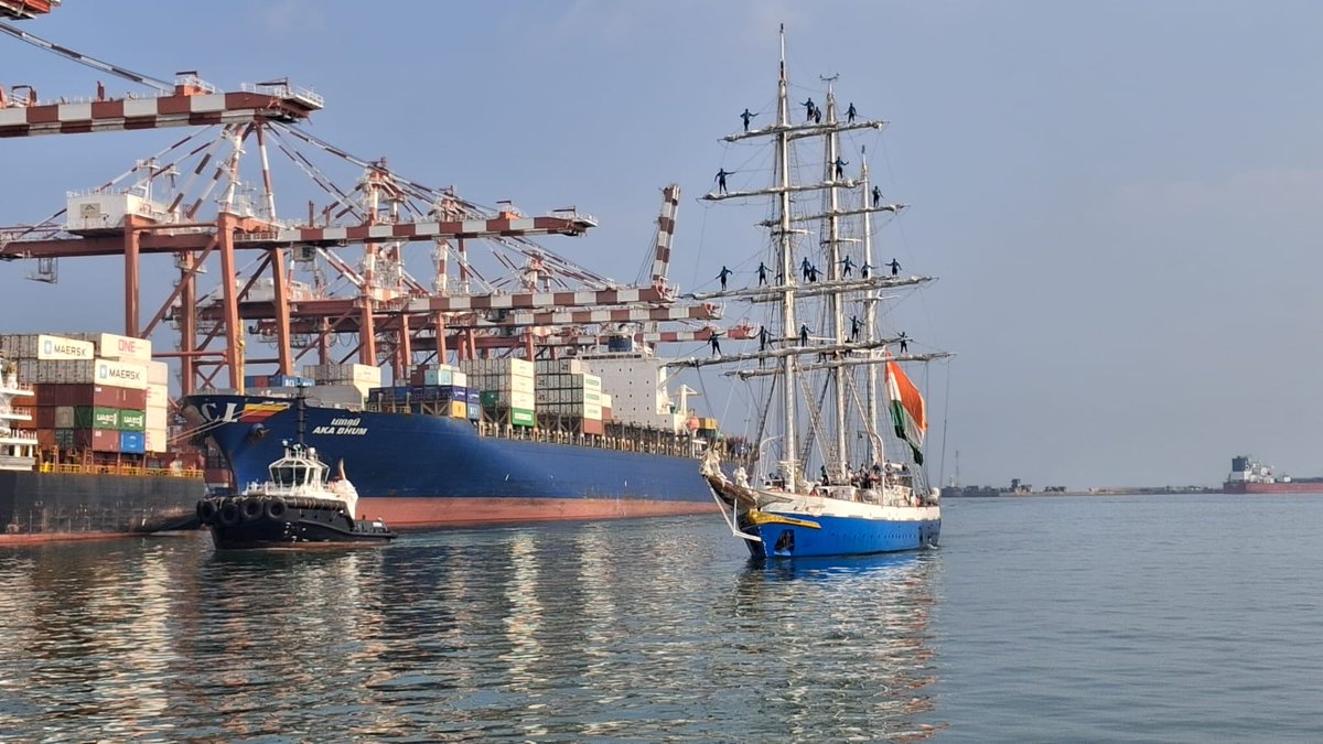 Indian Navy Ship INS Tarangini in Colombo this morning. It was deployed by Indian Navy in the search &amp; rescue of IRIS DENA