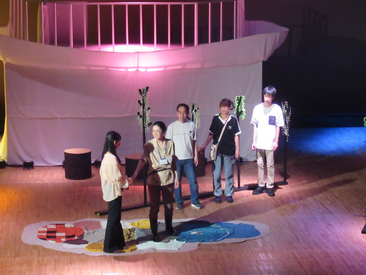 【本番まであと１日】
第２部あらすじ
猛暑のZOOMOには連日、多くの来場者が訪れている。
飼育員・高崎は今日もモヤモヤしていた。知らない少女の夢を最近よく見る。
…どうしてあたしの夢に出てくるの？
そんな中、園内でトラブルが…。
#ZOOMO #盛岡劇場 #劇団モリオカ市民  #岩山大作戦 #モリシミ