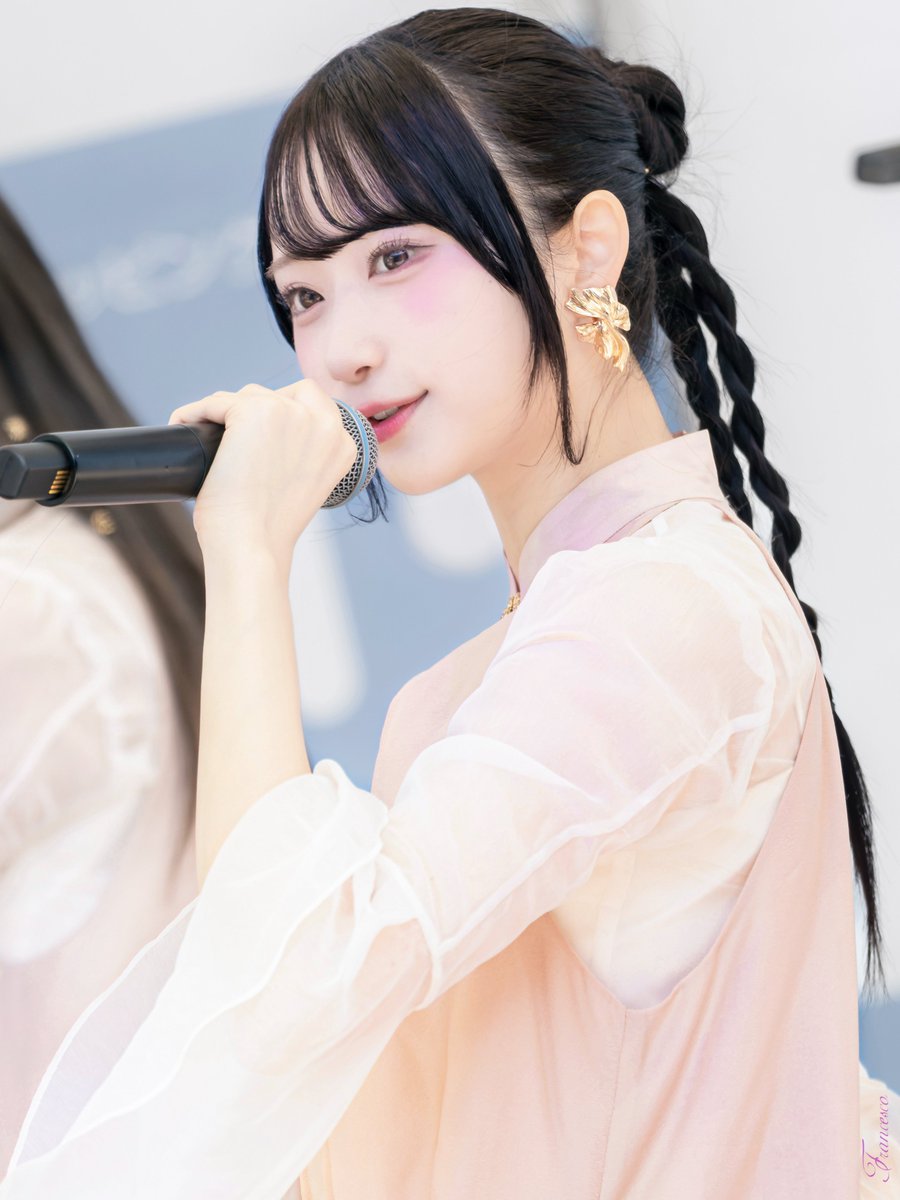 歌声に溶ける瞬間 A Moment Dissolving into Her Voice Rain Tree 橋本