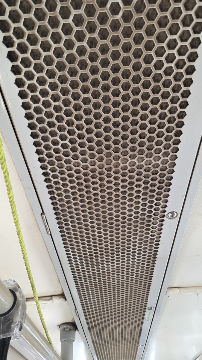 crisfan's tweet photo. @myBESTBus  Air filters have a lot of dust in the  AC buse.  BUS no 8409 or MH 01 EM 4890. Is the story across all AC buses.  Please have them clean regularly.  Look at the dust in the below pic. https://t.co/a2R24k98Gz