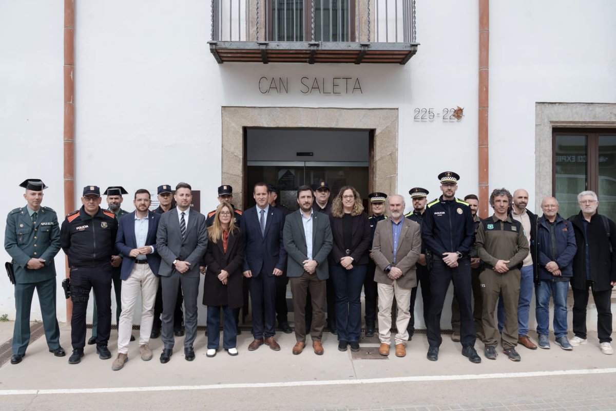 Cauen els delictes a Calella, especialment els robatoris amb força en domicilis i vehicles

Les dades presentades durant la Junta Local de Seguretat indiquen que aquest 2025 el conjunt de fets delictius a la ciutat ha baixat un 21,6%. 

Llegeix la notícia
calella.cat/actualitat/not…