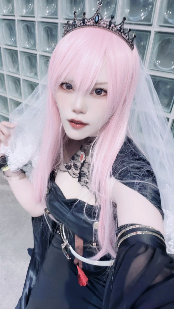 𝐻𝑒𝑖𝑛𝑒 𝑅𝑜𝑠𝑒 tweet media