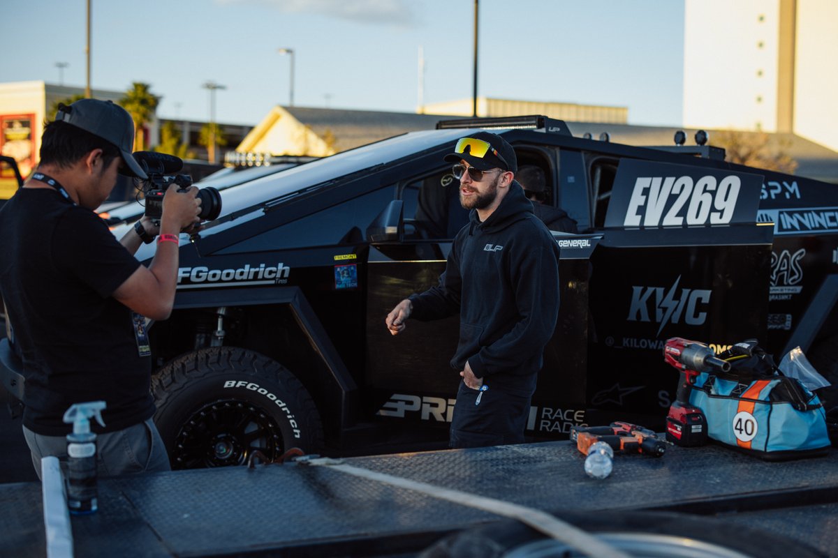 UNPLUGGED PERFORMANCE tweet media