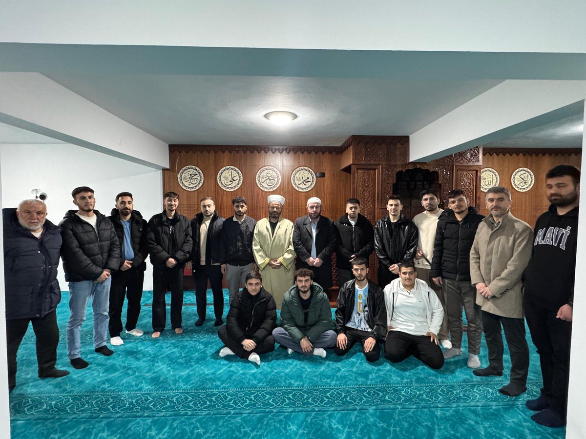 TrabzonKYGM's tweet photo. Seherin Huzurunda Buluşan Gönüller ✨

Tonya Yurdu öğrencilerimiz, Sabah Namazı Buluşmaları kapsamında seherin bereketinde bir araya gelerek sabah namazını hep birlikte eda etti.

Dualarla başlayan bu buluşma, seherin huzurunu gönüllere taşıdı.🤍 https://t.co/f2gnmI1paR