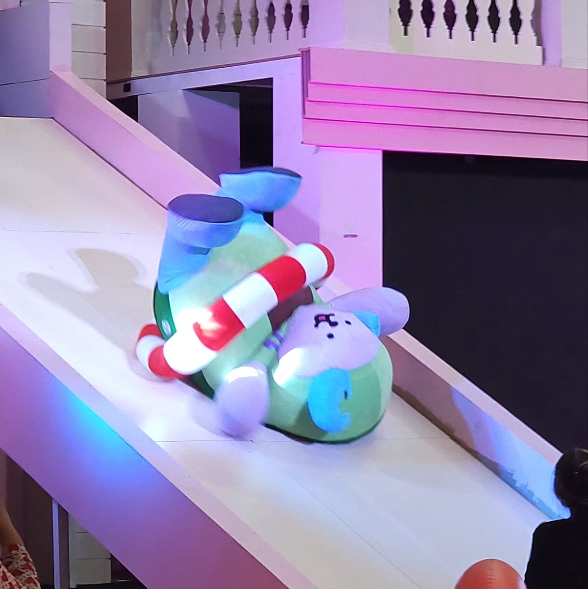 เดอะมอลล์จ้างอะโวเชี่ยนเท่าไหร่