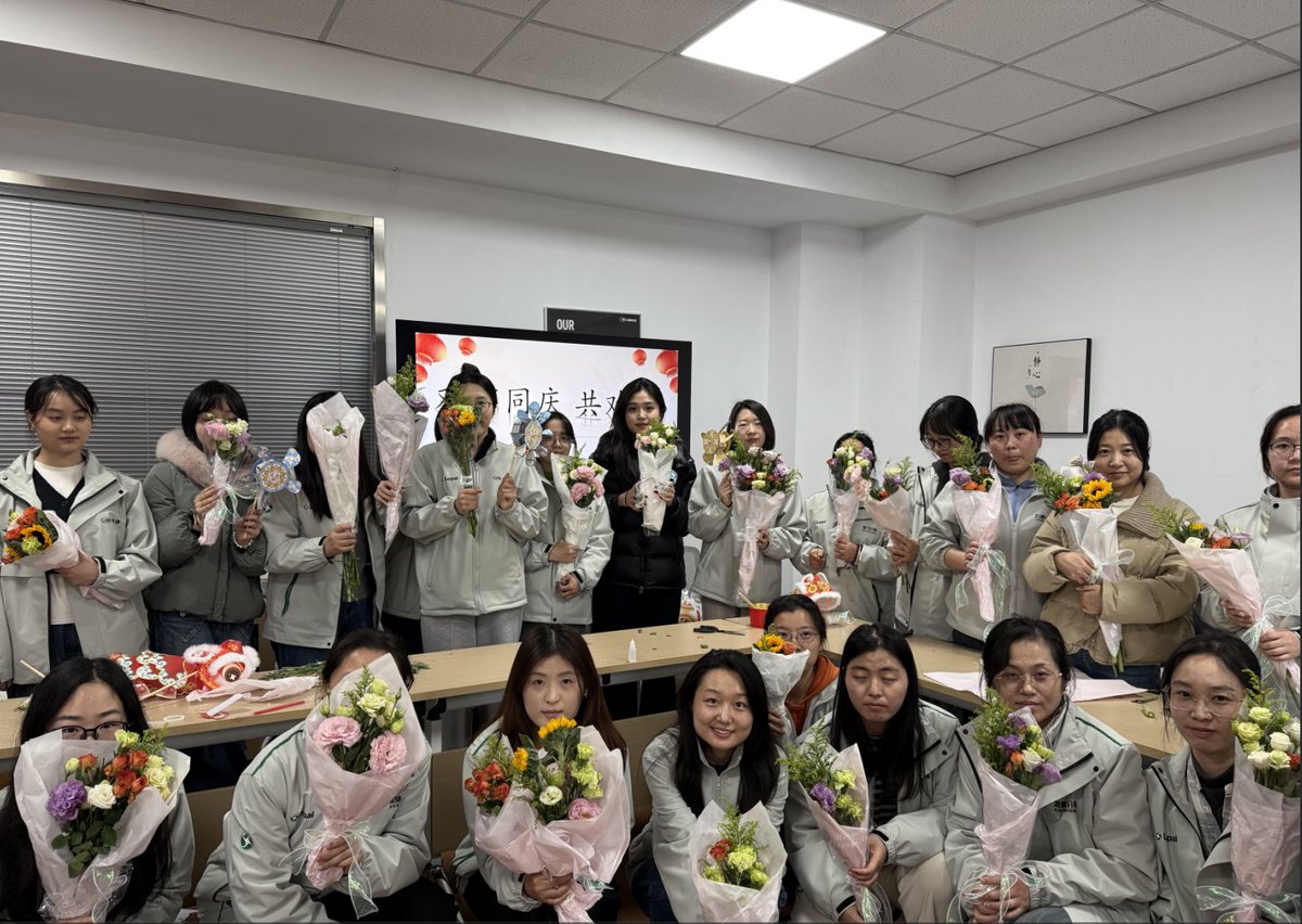 LOPAL_OFFICIAL's tweet image. Lanterns + Ladies = Double celebration at LOPAL! 
This week we celebrated the sweetness of reunion and the strength of women — all in one event.
Happy Lantern Festival &amp;amp; International Women’s Day to everyone who makes our journey brighter. 
#LOPAL #LanternFestival #WomenAtWork