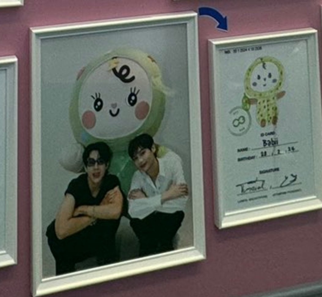 jumplings_'s tweet photo. one of my favourite offgunbii family photos ever :(( my babies https://t.co/cQPHnG89Hc