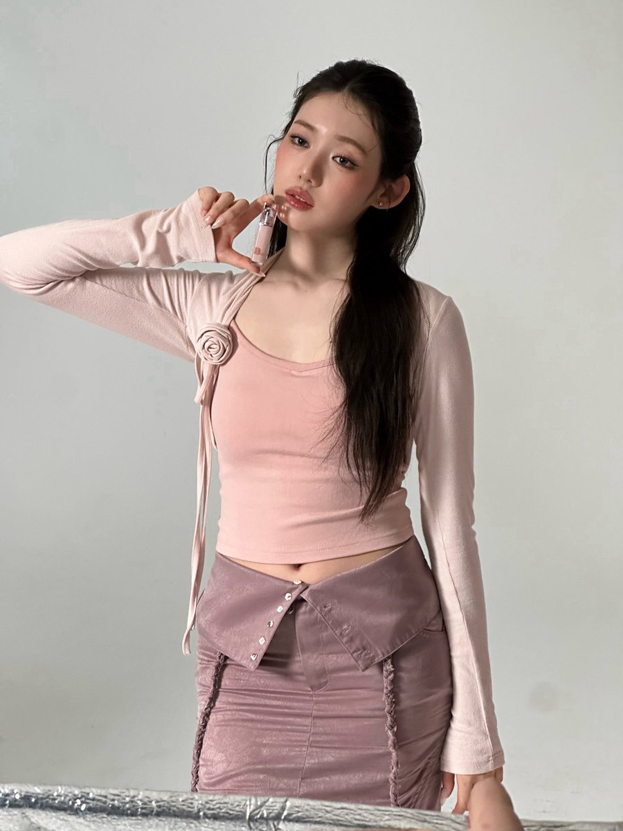 picbaemon's tweet photo. RORA WEVERSE UPDATE https://t.co/REtCkCvp01