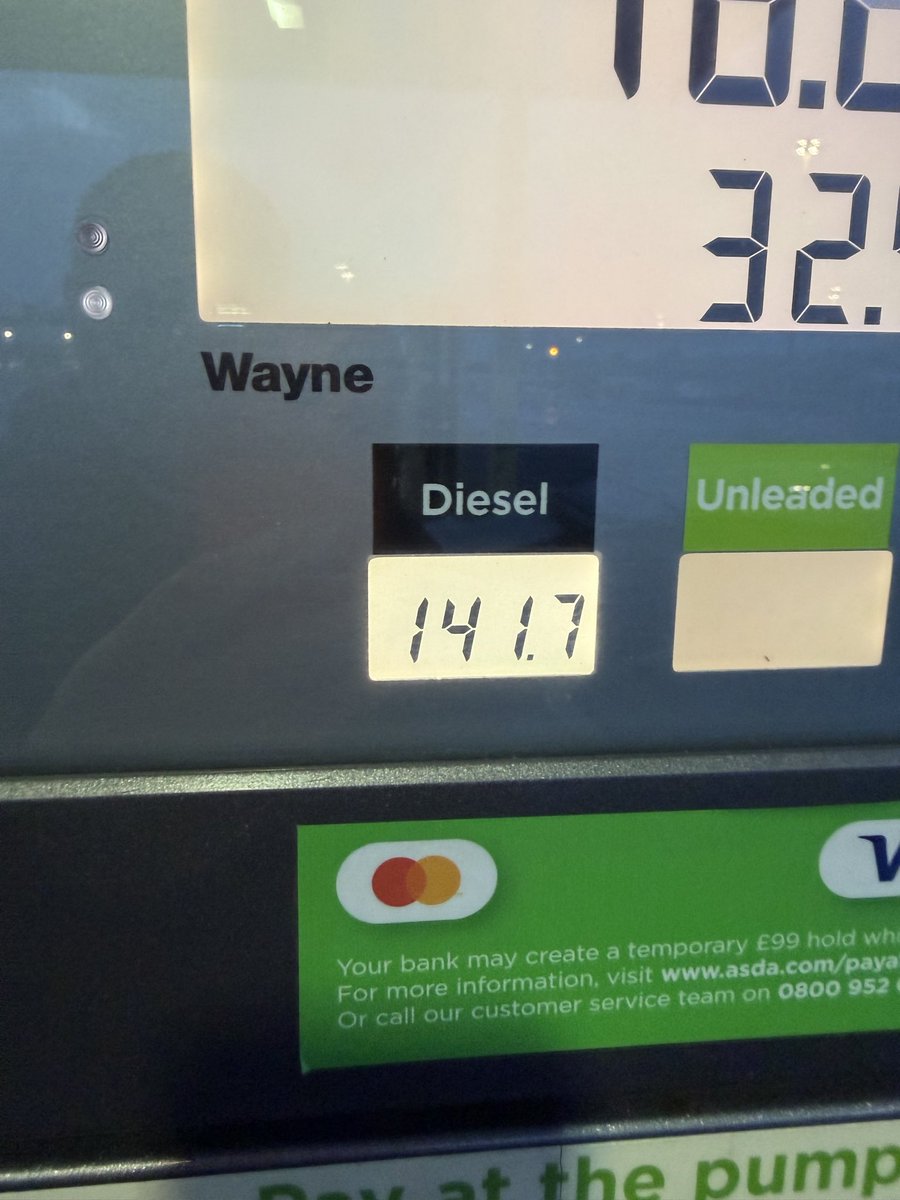 MartinJourno's tweet photo. Watch out! The prices advertised at @asda Chesser in #Edinburgh don’t match the price at the pumps. #fuelprice #fuelfriday https://t.co/lvXA5kM65y