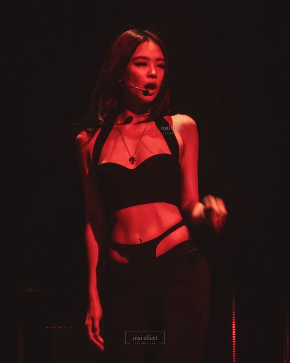 JENNIE Charts tweet media