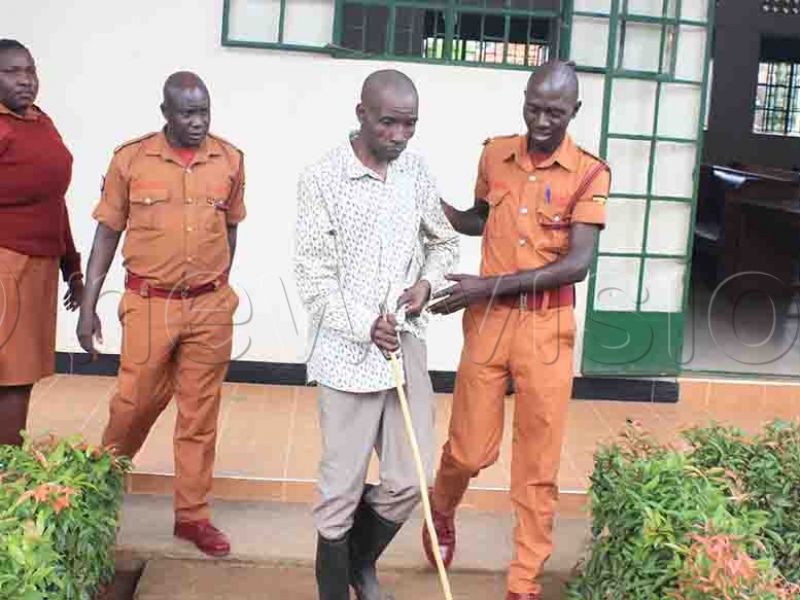 newvisionwire's tweet photo. Blind man who defiled 15-year-old girl sentenced to seven years

The girl went on: “Though I had slept on the floor and Birungi in bed, at around 10:00pm, he left the bed, came where I had slept and forced me into sex. I tried to resist, but he overpowered me. He boasted after realising that I was a virgin, saying he would take care of me because he had money.”

DETAILS 👉👉https://t.co/oKj5nmKpRG

#VisionUpdates