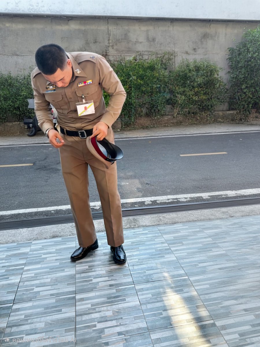 poljames433's tweet photo. ทำงานบ้างเดี๋ยวข้างบ้านสงสัย 👮‍♂️
#ตำรวจ #ภาคใต้ https://t.co/qd1UhbWlzJ
