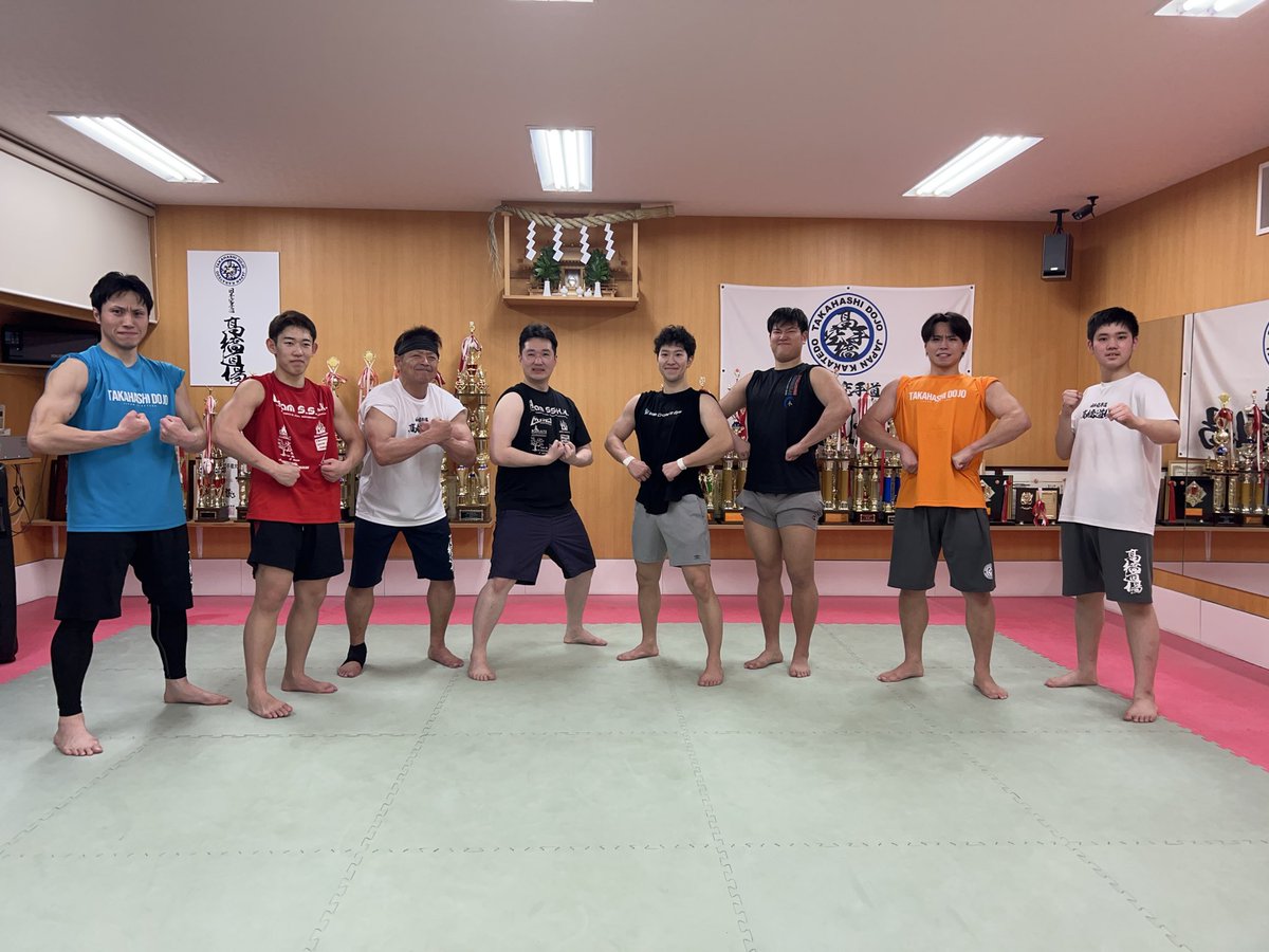 3月5日で33歳になりました。

心技体の鍛錬に終わりはありません。
33歳も心技体すべてを磨き、前進し続けます。

年齢はただの数字です。

お祝いのメッセージやプレゼントをくださった皆様、
この場をお借りして心より感謝申し上げます。

これからも日々の鍛錬を積み重ね、精進してまいります。