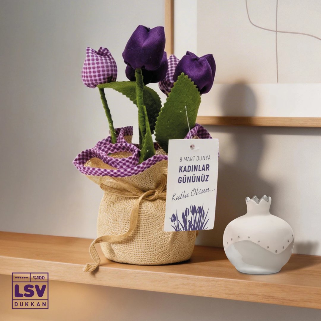 8 Mart'ta bir çiçekten fazlasını hediye edin…
Bu Kadınlar Günü'nde hediyeniz; eşitliğe, dayanışmaya ve umuda açılan bir lale olsun🌷

🔗lsvdukkan.com/kategori/kadin…