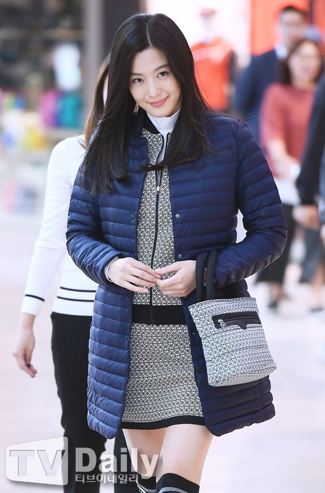 Pregnant Jun Ji hyun is one of the sweetest things in the world🥹