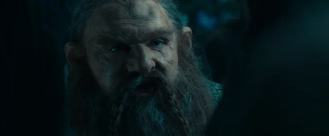 AzurComics's tweet photo. Un bon univers, comme le Seigneur des Anneaux, a du racisme ! Gimli est raciste, je vous rappelle qu'il dit ça dans le 1 face à Haldir : Et vous savez ce que ce nain répond à cela ?  "Je crache sur ta tombe" https://t.co/tPHWZJqr2Q