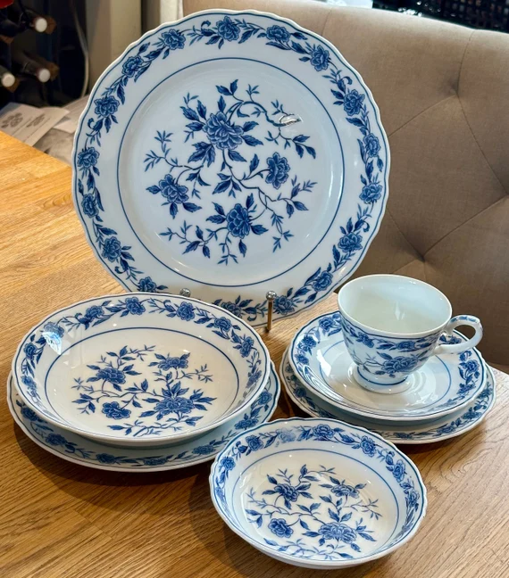 SirToniLIVE's tweet photo. @rose_matt My mom told me the Tooth Fairy made fine China with the teeth she collected. https://t.co/cOKzBAksIt