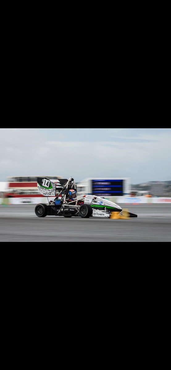 FHT_Shinkan's tweet photo. 北海道大学に合格された皆さんおめでとうございます🎉🎉
「F1（フォーミュラワン）」って聞いたことありませんか？🏎️
私達は北大でレーシングカーを設計・製作し、年に一度の全国大会で勝負しています🏆
スポンサー営業などもあり文理や性別問わず糧になる経験ができます❕
#春から北大 https://t.co/kIJhNr8fBu