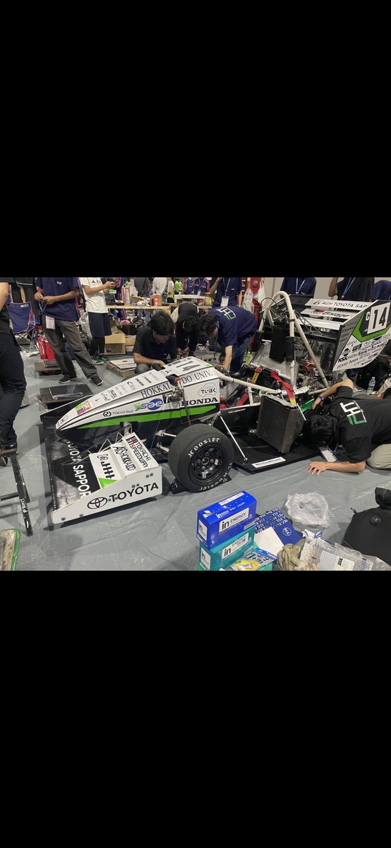 FHT_Shinkan's tweet photo. 北海道大学に合格された皆さんおめでとうございます🎉🎉
「F1（フォーミュラワン）」って聞いたことありませんか？🏎️
私達は北大でレーシングカーを設計・製作し、年に一度の全国大会で勝負しています🏆
スポンサー営業などもあり文理や性別問わず糧になる経験ができます❕
#春から北大 https://t.co/kIJhNr8fBu