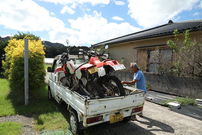 2000_psm's tweet photo. バイクを売却時の法則　大発見！
それは必ず2台同時売却です
まったく自分では気づいていませんでした

購入時は必ず1台づつなのになぁ～？ https://t.co/LOuEkMKzpq