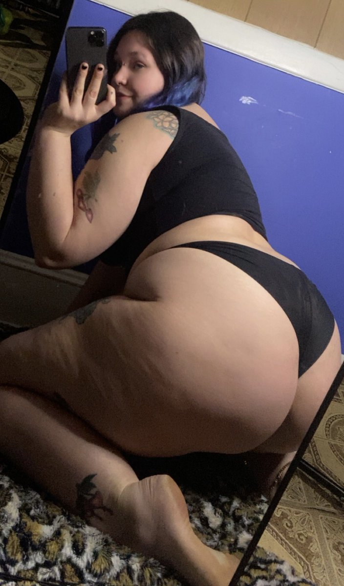 Could someone help me find a place to sit 😩🫣 onlyfans.com/goddess_jadesy…