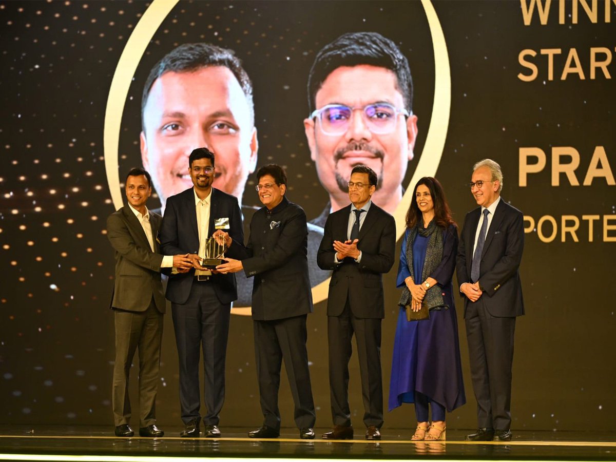 ani_digital's tweet photo. 'Porter' founders Pranav Goel and Uttam Digga awarded EY Entrepreneur Of The Year™ 2025 in the Start-up Category
 
Read @ANI Story | https://t.co/mQ98T8c0H1 

#UttamDigga #Porter #EYEntrepreneur https://t.co/n2dErNCVPi
