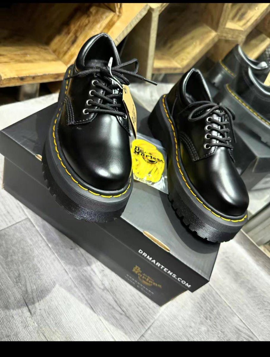 Mimi08837's tweet photo. Premium quality! 👌
Docs ! 

Size 42-46 
Small fit( pick 1 size ahead )
With box 

A pair 44,000 https://t.co/hvIZ6x9PV3