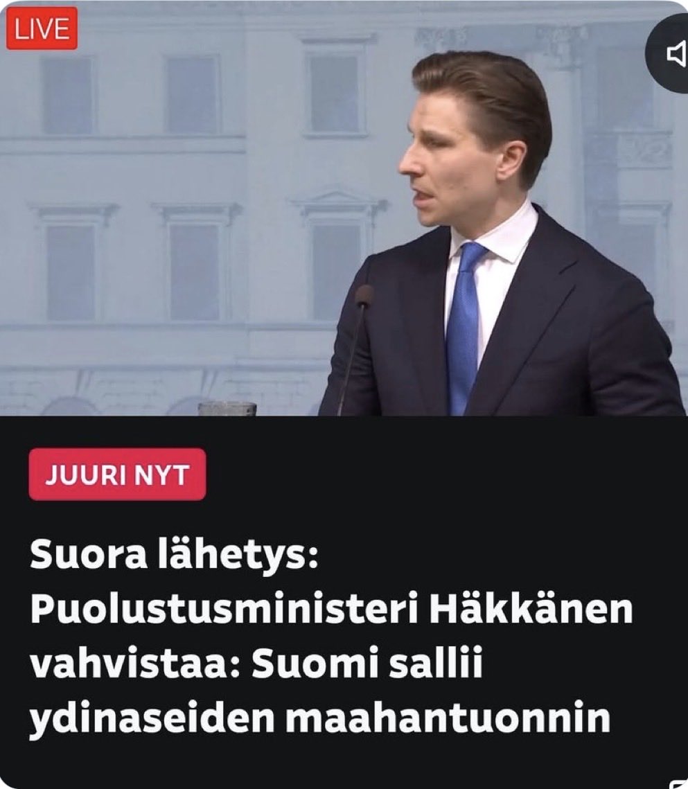 HuhtasaariSaara's tweet photo. Tämä lupaus vanheni salamannopeasti…

2022: Marin, Haavisto & Niinistö vakuuttivat: Suomi pysyy ydinaseettomana Natossakin, ei ydinaseita maaperällemme, ei koskaan.

Nyt 2026: Puolustusministeri Antti Häkkänen vahvistaa: hallitus purkaa ydinaseiden täyskiellon ydinenergia- ja rikoslaista. Maahantuonti ja kauttakulku sallitaan, kunhan “liittyy Suomen tai Naton puolustukseen”. 

Me natokriittiset varoittelimme jo silloin: nuo lupaukset eivät pidä ja ovat tilapäisiä. Nyt riskit eskalaatiolle kasvaa. Ydinasepelote tekee Suomesta houkuttelevamman kohteen Venäjälle. Suomi menettää lopullisesti neutraaliuden ydinaseriisunnassa ja jakaa suoraan vastuun riskeistä.