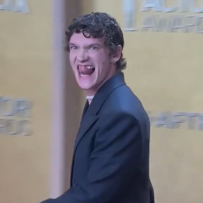 hollanovslore's tweet image. the differences are so OBVIOUS i’m flabbergasted #release my boy