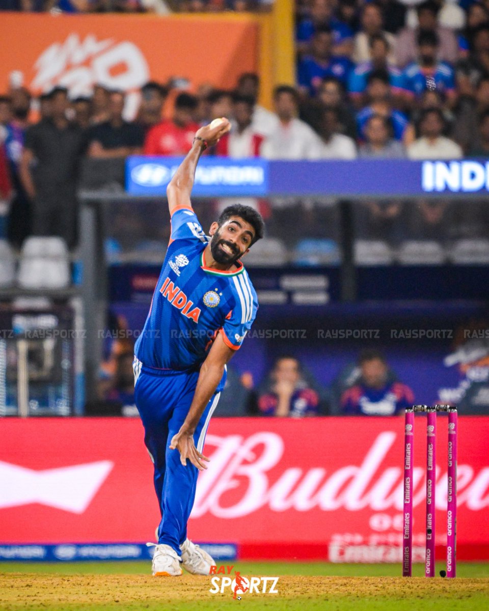 AnkanKar's tweet photo. Still can’t get over Jasprit Bumrah’s heroics in the Semi-Final vs England yesterday. 🔥

What a sensational bowler. Absolute game-changer. 🎯🏏
📸 @subhamraysportz 
#JaspritBumrah #INDvsENG #T20WorldCup https://t.co/UahRuj2cGD