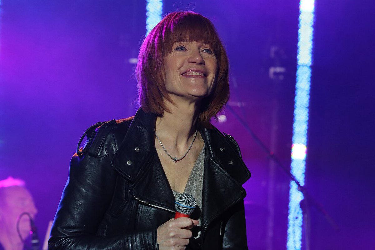 daveainsworth63's tweet photo. Happy Birthday to the brilliant English singer Kiki Dee (Pauline Matthews) who was born on this day in 1947. #KikiDee #TakeALookAtMe #DontGoBreakingMyHeart #AngelEyes #IveGotTheMusicInMe #LovingAndFree #Star #Amoureuse #StayWithMeBaby https://t.co/4vQblKCMYV