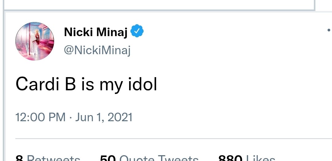 rosemary8331's tweet image. Fake vs real 
#twitterForiphone real post