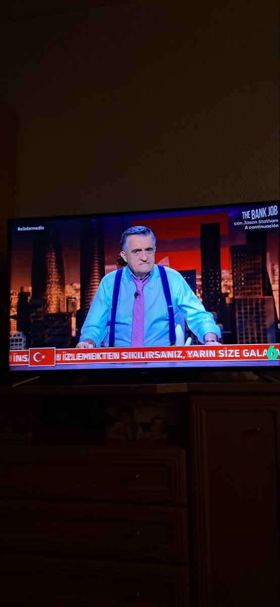 Increíble lo que estamos consiguiendo haha. El Intermedio se ha emitido con subtítulos en turco 🤣🤣🤣🤣🤣🤣
Netflix tiene que hacer una serie sobre esto de los españoles y los turcos, es de las historias más bonitas, graciosas y surrealistas que han ocurrido jamás gracias a las
