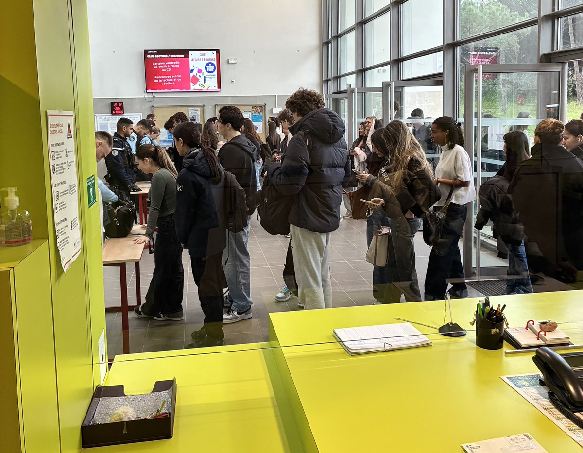 Lycée du Golfe de St-Tropez tweet media