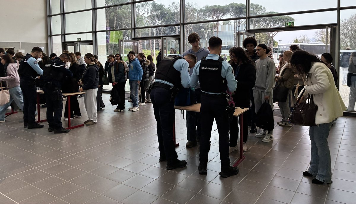 Lycée du Golfe de St-Tropez tweet media