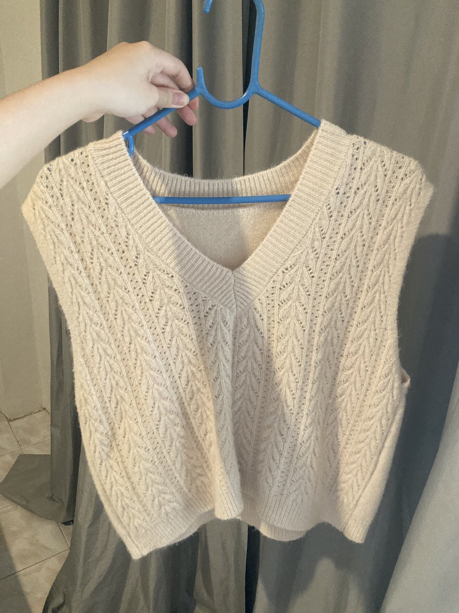 hellosunshinecq's tweet photo. @88naciio 🗯️ เสื้อทรงคล้ายๆ mini dress ใส่เลเยอร์สวยมากๆ ดีเทลละเอียดมาก เนื้อผ้าไม่บางไม่โป๊ ใส่ครั้งเดียว ไซส์ s ยาว 27 นิ้ว - 130รส

🗯️sweater ไหมพรมไม่มีแขน ผ้าไม่บางไม่ก๊องแก๊ง กันหนาวได้ ใส่กับเชิ้ตก็สวยดูสะอาด ยาว 20 นิ้ว ยืดได้ ใส่ครั้งเดียว - 120รส https://t.co/FO6XawY0dx