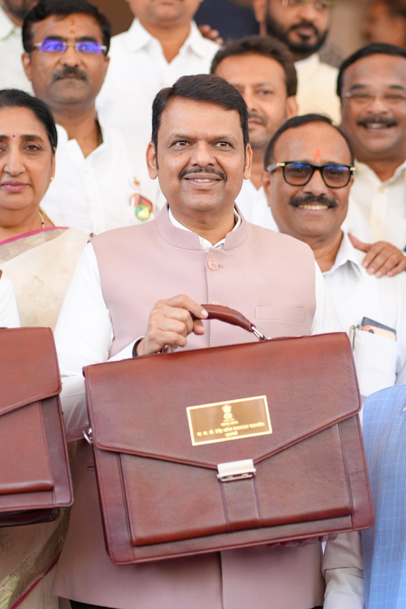 Dev_Fadnavis's tweet photo. All set to present the Maharashtra Budget 2026–27, outlining the roadmap for the state’s next phase of Viksit Maharashtra. 💼

@SunetraA_Pawar @Ashishjaisw3Adv
#Maharashtra #Budget4ViksitMaharashtra https://t.co/NxcDhyLrF8