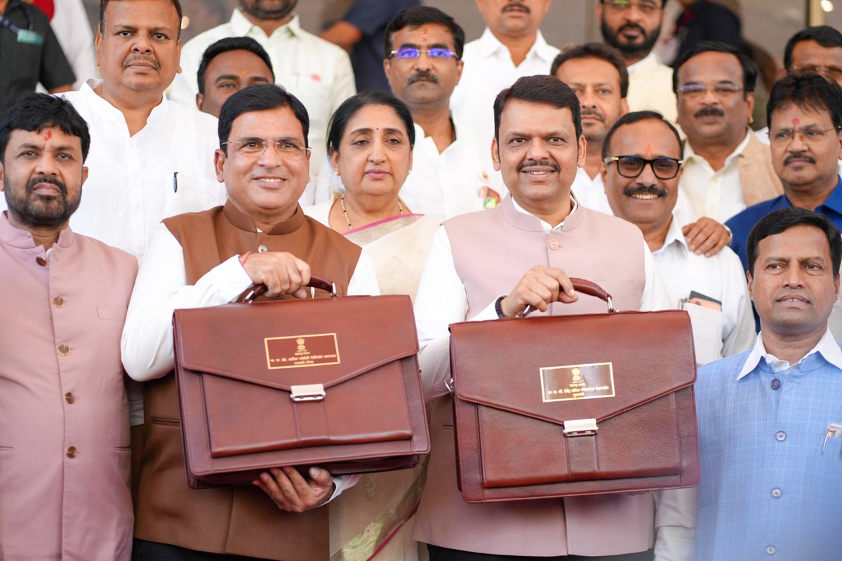 Dev_Fadnavis's tweet photo. All set to present the Maharashtra Budget 2026–27, outlining the roadmap for the state’s next phase of Viksit Maharashtra. 💼

@SunetraA_Pawar @Ashishjaisw3Adv
#Maharashtra #Budget4ViksitMaharashtra https://t.co/NxcDhyLrF8