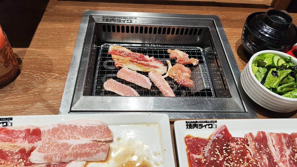 leexl101's tweet photo. 奖励自己吃一顿烤肉！！🍲🍖🧁
烤肉真好吃呀！！下次还去！！😝😊
就是太饿了 点多了，撑了一晚上~🤣🤣 https://t.co/P5ax9RDeLH