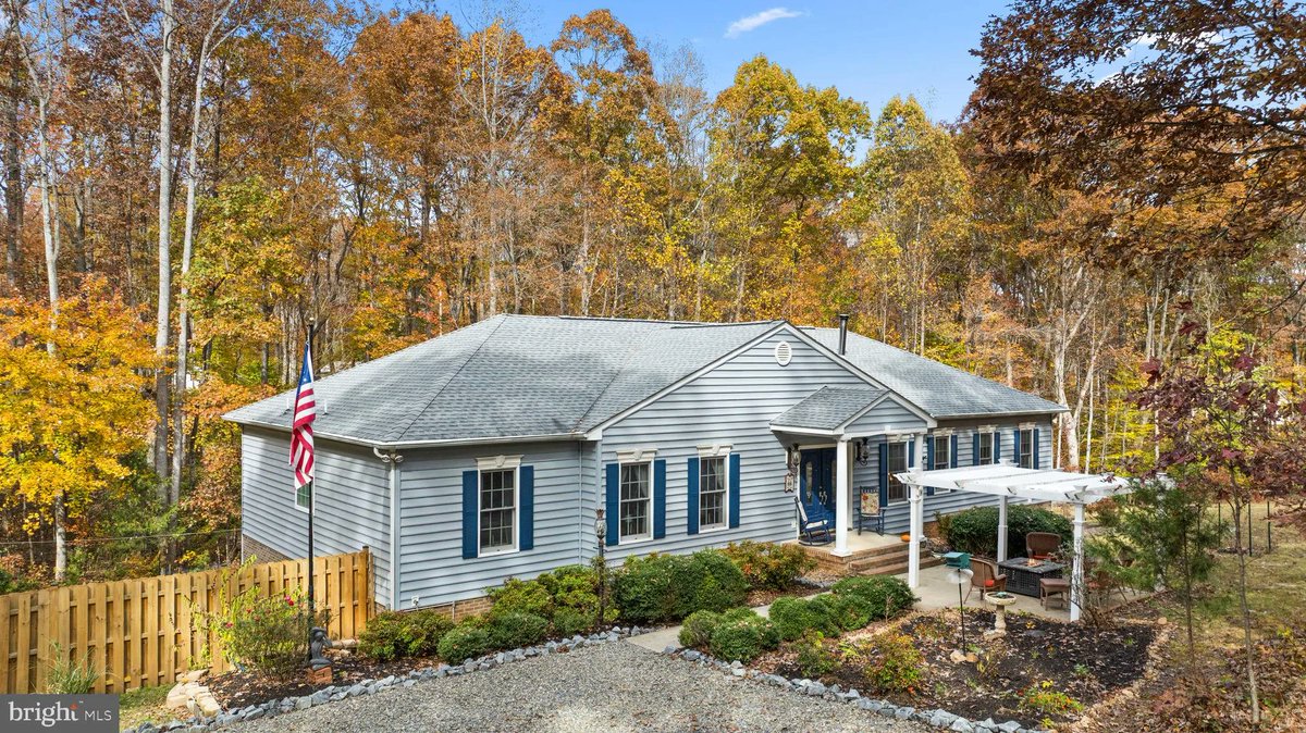 SherryHRealtor's tweet photo. 323 Turkey Trail, Mineral, VA, 23117
6 bed | 4 bath 5012 Sq. Ft.
Active | 649999
https://t.co/KDhF1vQyOi
Welcome to your dream retreat in a gated golf cart community with lake access. This very spacious home offers incredible flexibility, making it perfect for your personal... https://t.co/f8QrDive0o