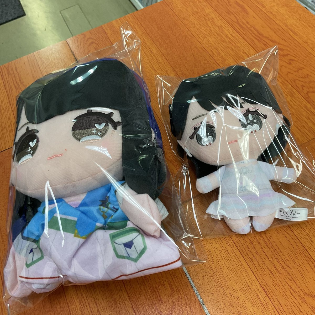 まじでイコラブに襲われていますが 爆速でグッズ品出し行っております