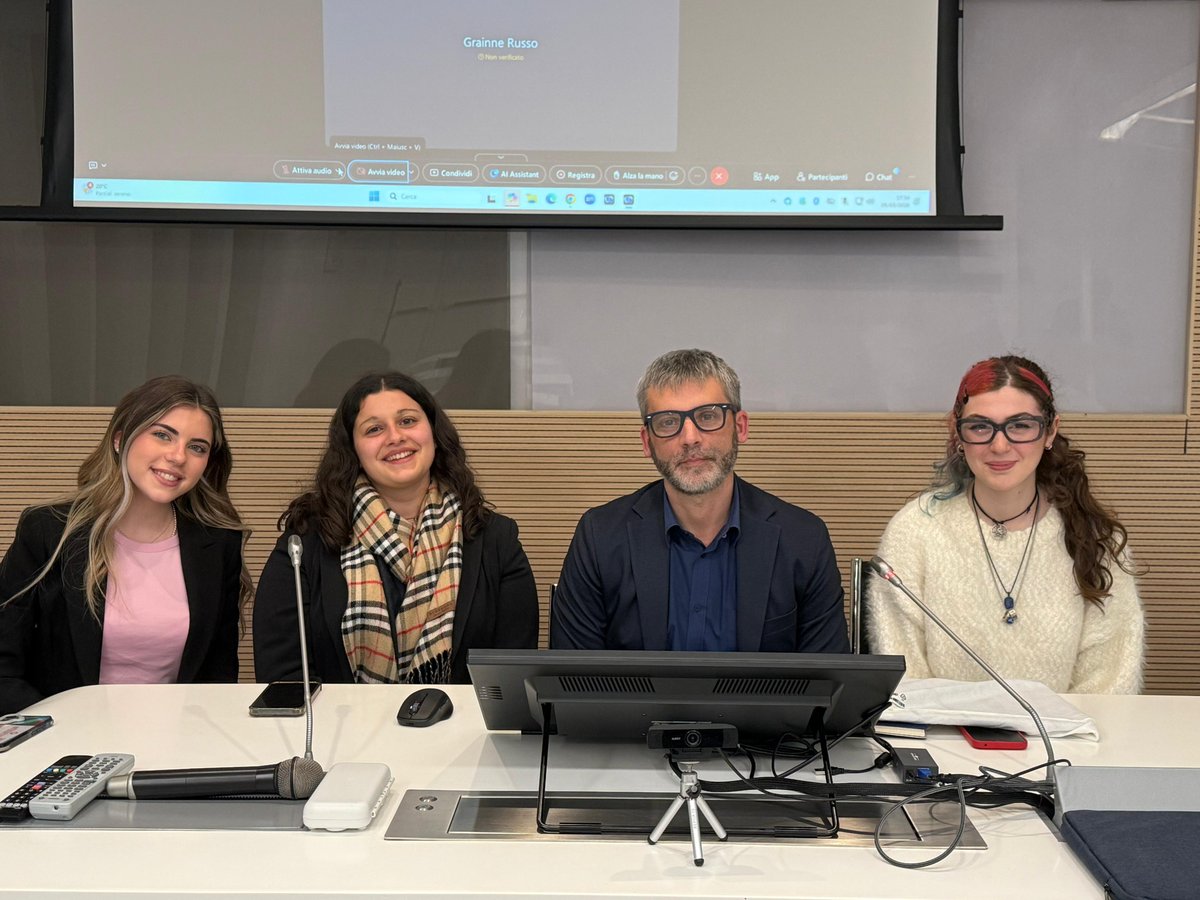 unilateranense's tweet photo. L’Università Lateranense… online e a portata di click!
Ieri abbiamo vissuto l’Open Day Online: corsi, docenti e opportunità della nostra comunità. Grazie per aver condiviso curiosità e passione!
#OpenDayLateranense #StudentLife #UniversitàOnline #LateranenseOnline https://t.co/jhXQXfiWKn