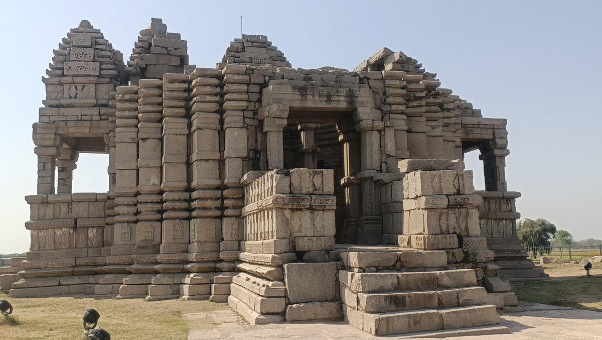 RahulPhoto74736's tweet photo. The Guardian of Eras: Mahoba's Legacy ๐๏ธโจ
A magnificent glimpse of history captured in stone.
๐ https://t.co/WkbG8WJqX5
#CelestialCeiling #HeritageIndia #AncientArchitecture #NFTCommunity #Charkhari #OnePlusPhotography https://t.co/saFnnuXZ9t