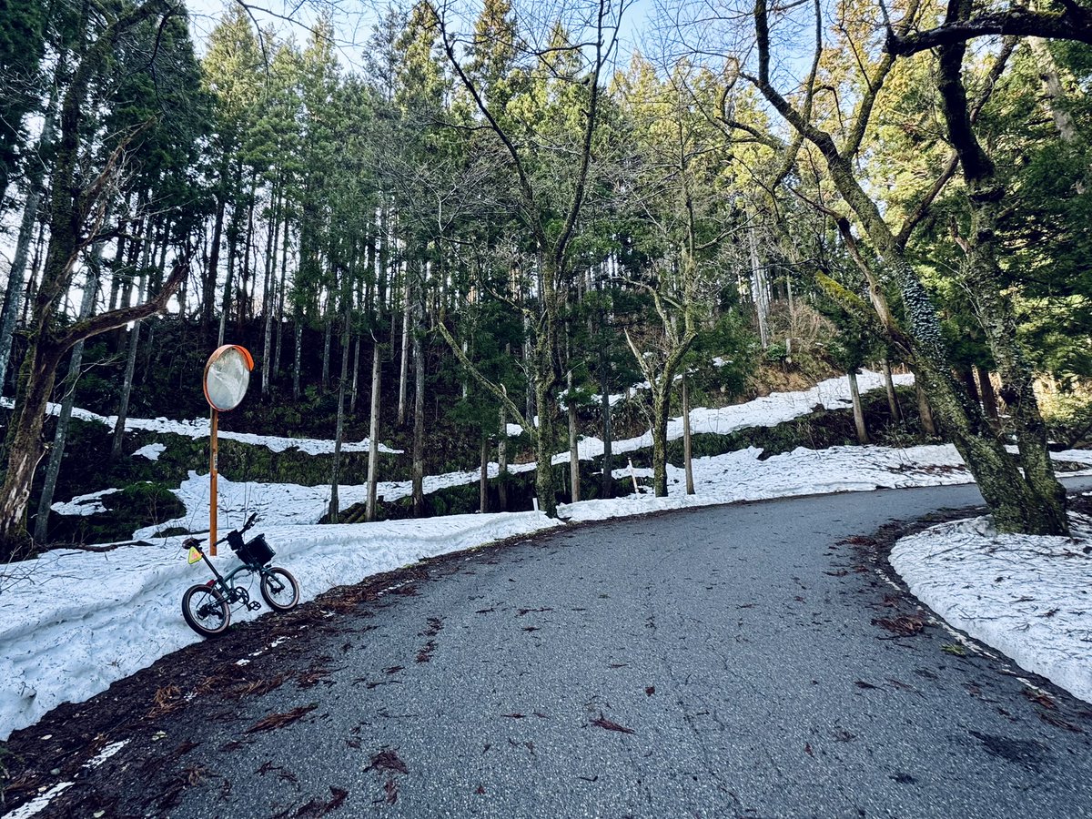 bikepac's tweet photo. 【今朝ライド】
チェンリングを44Tにしたからと言って
どんな坂も鼻歌まじり・・・とはならない。

キツイものはキツイ

#BROMPTON https://t.co/ZVhoV7z6W8