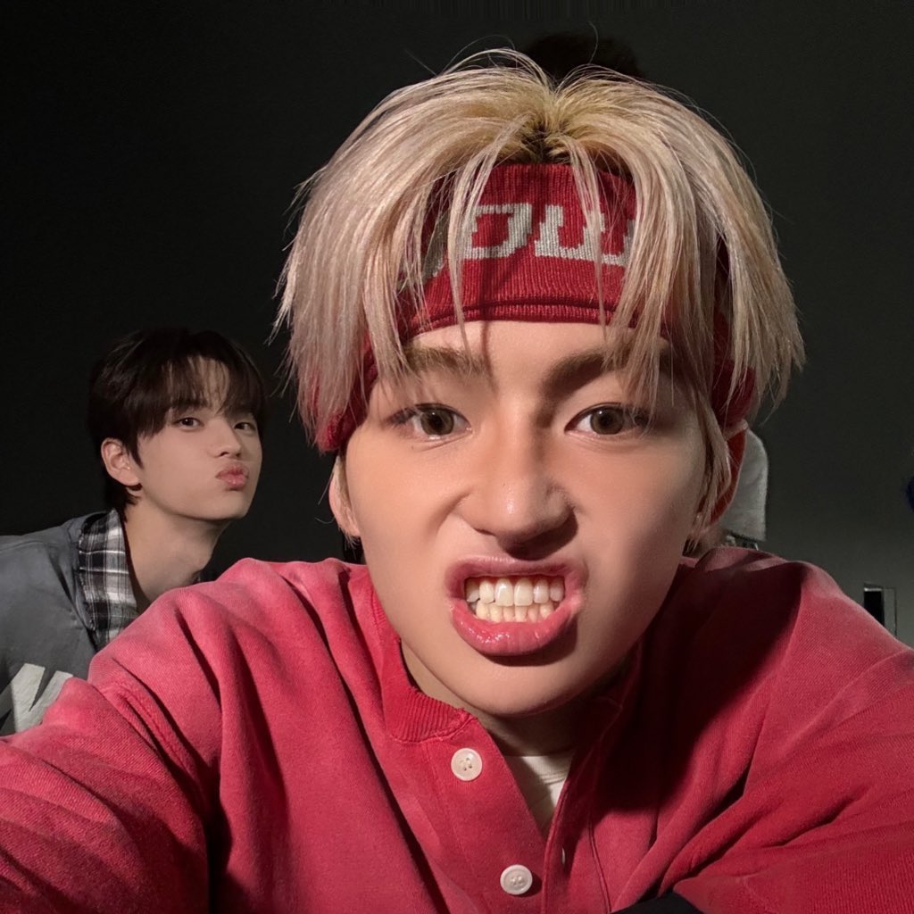 ᵐᵉᵒʷ tweet media