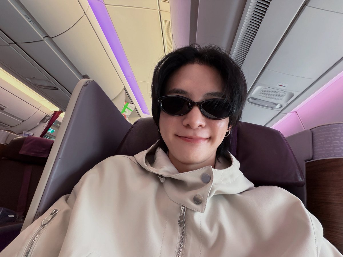 supanut_l's tweet photo. ✈️👋🏻 #supanut https://t.co/dQmcctQoeh
